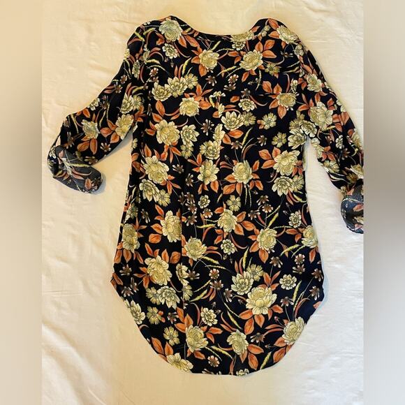 Daniel Rainn flowy 3/4 sleeve blouse size XS Navy floral - Picture 2 of 5